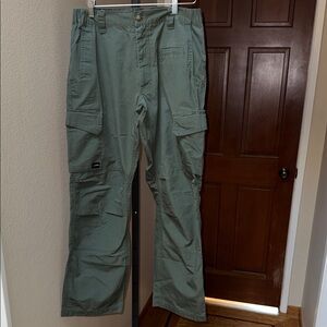 LA Police Gear Urban Ops Cargo Pants With Zipper Olive Green Men’s Size 32 x 32